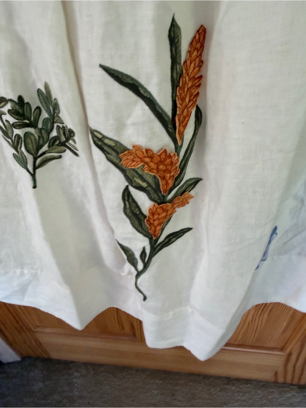Agua by Agua Bendita White Embroidered Floral Skirt and Top set medium, NWT - Picture 9 of 11